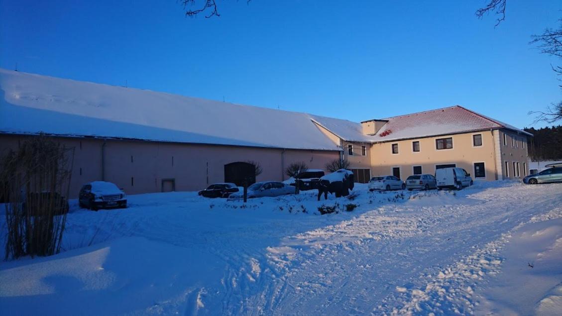 Hotel Bison Ranch Roznov Exterior foto