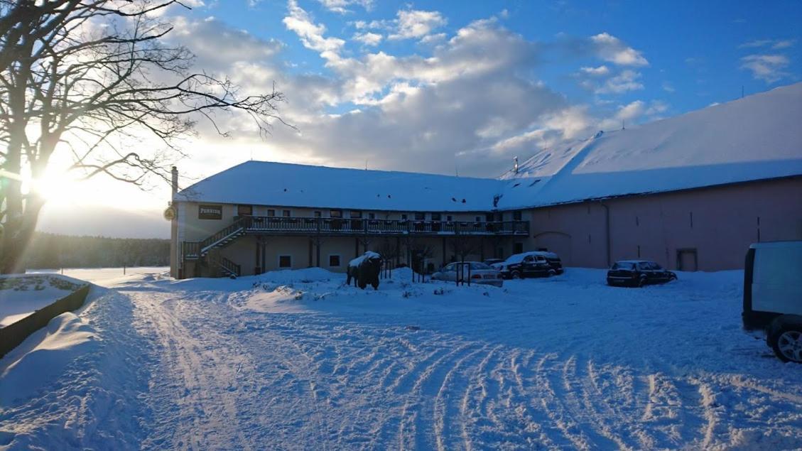 Hotel Bison Ranch Roznov Exterior foto