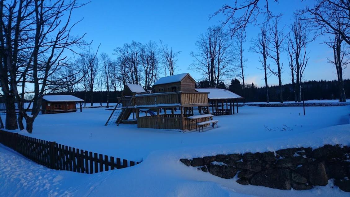 Hotel Bison Ranch Roznov Exterior foto