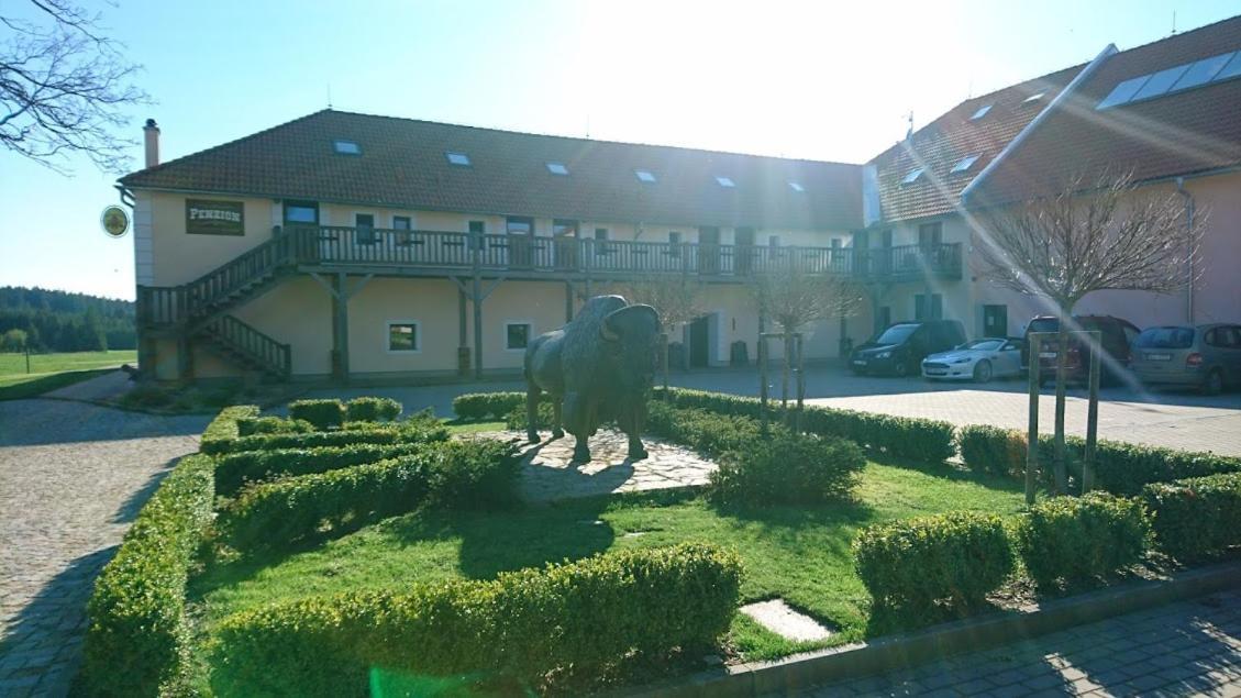 Hotel Bison Ranch Roznov Exterior foto